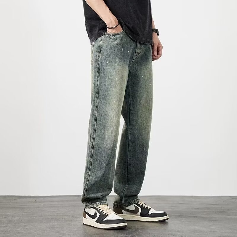 Herrjeans Med Raka Ben, Slitna Midjor, Hög Midja Och Splash Ink-Design