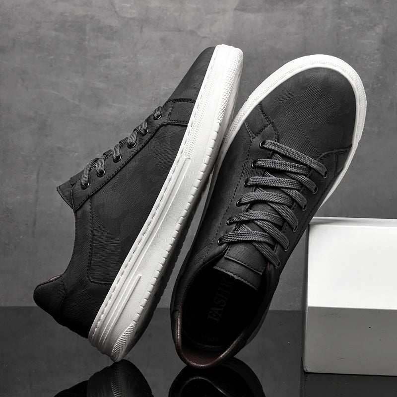Herr Sneakers Med Sticksöm Och Renlinjerad Silhuett
