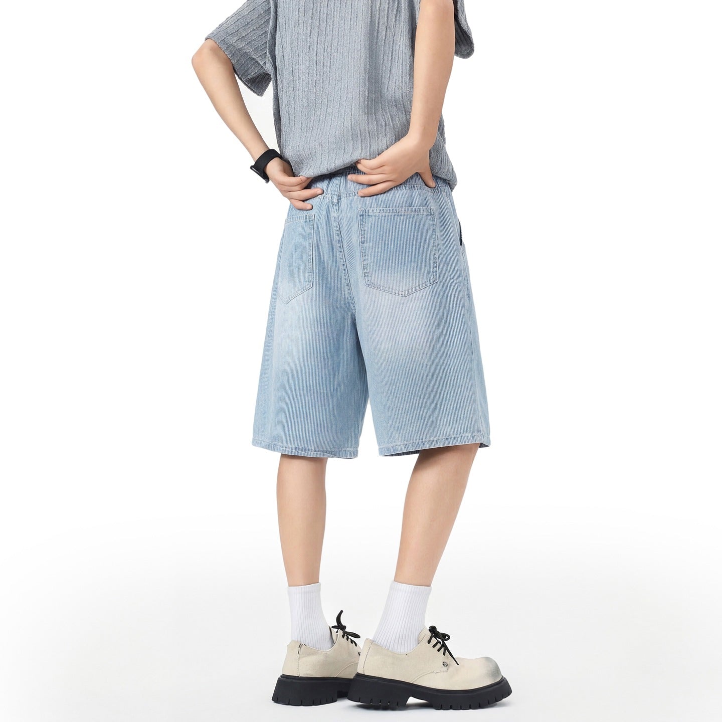 Herrjeanshorts med stretchig midja, raka ben, kort passform