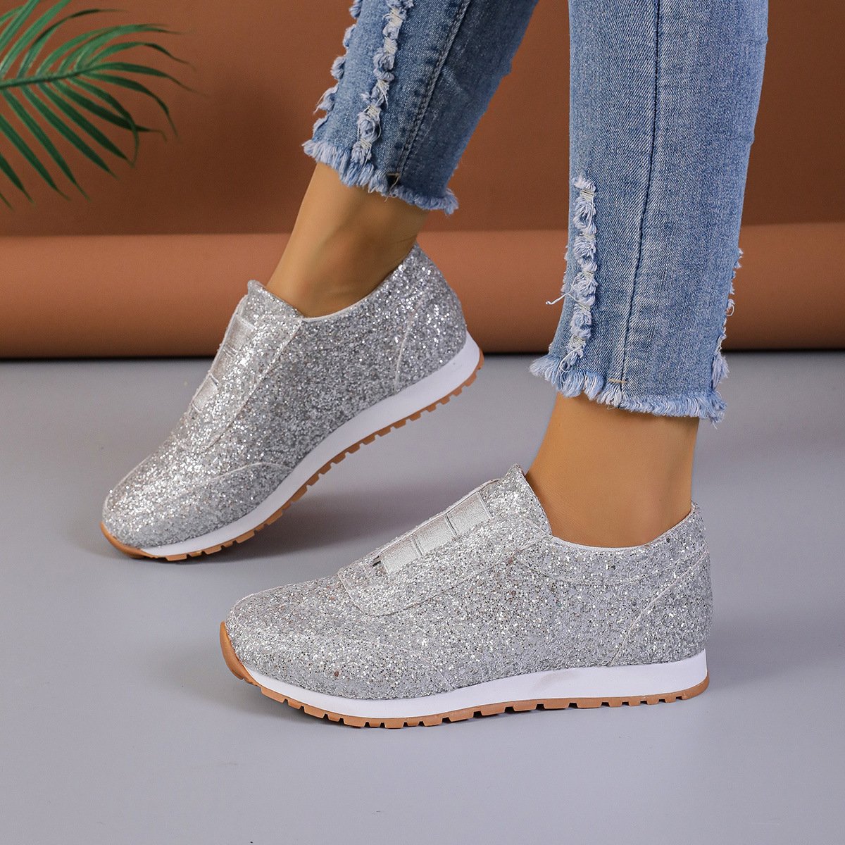 Platta Slip-On-Skor För Kvinnor Med Paljetter Och Rund Tådesign
