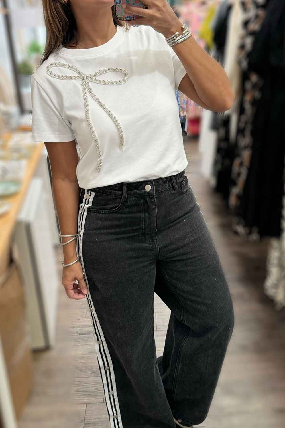 Dam-T-Shirt Med Strass-Rosett Och Korta Ärmar