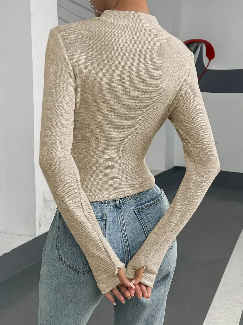 Stickad Tröja Med Smal Passform Och Ogenomskinlig Finish För Kvinnor