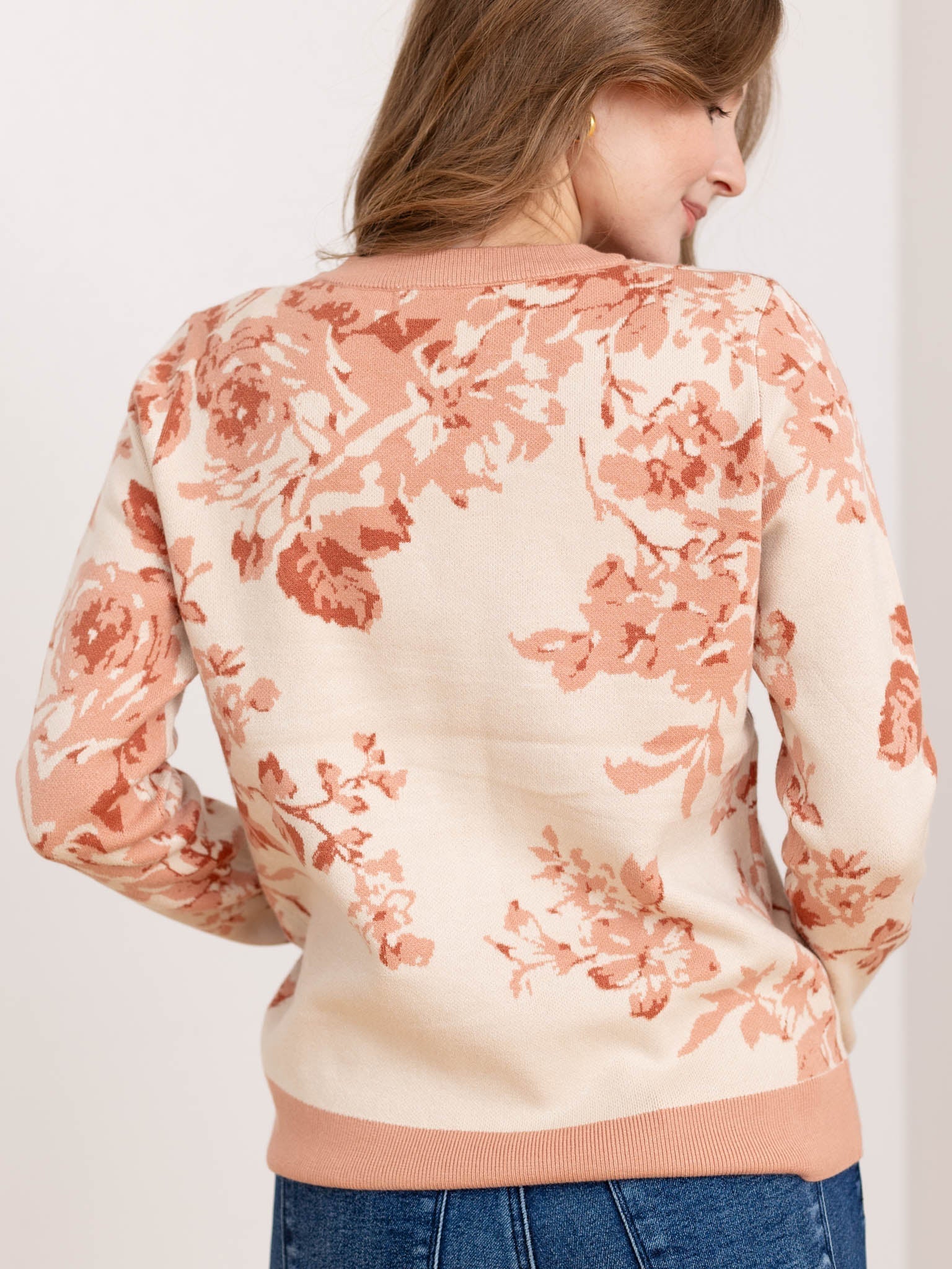 Kvinnors Stickad Tröja med Blommigt Jacquardmönster, Rund Hals, Boxy Passform