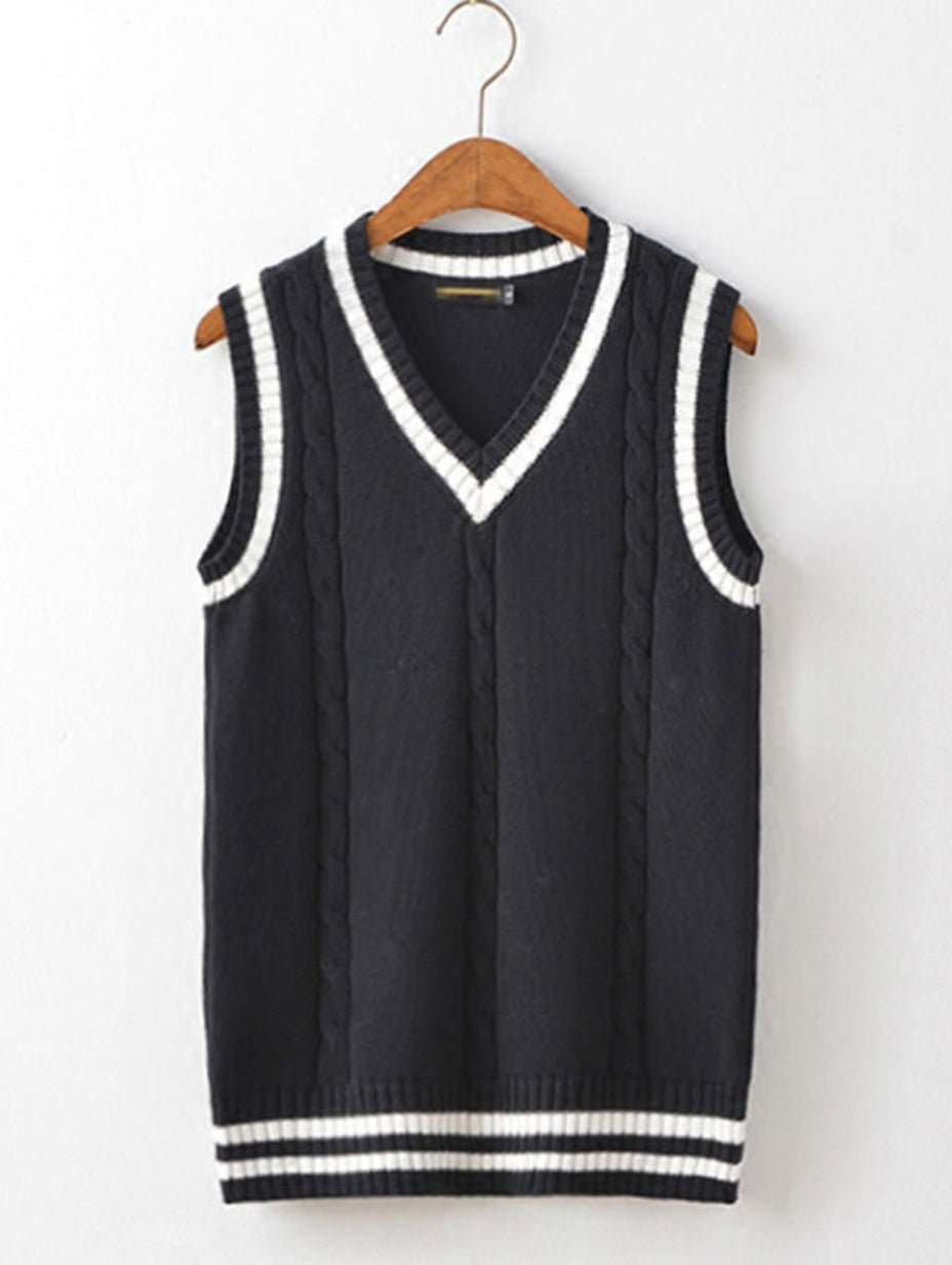 Ärmlös herrväst med V-ringning och pullover-design