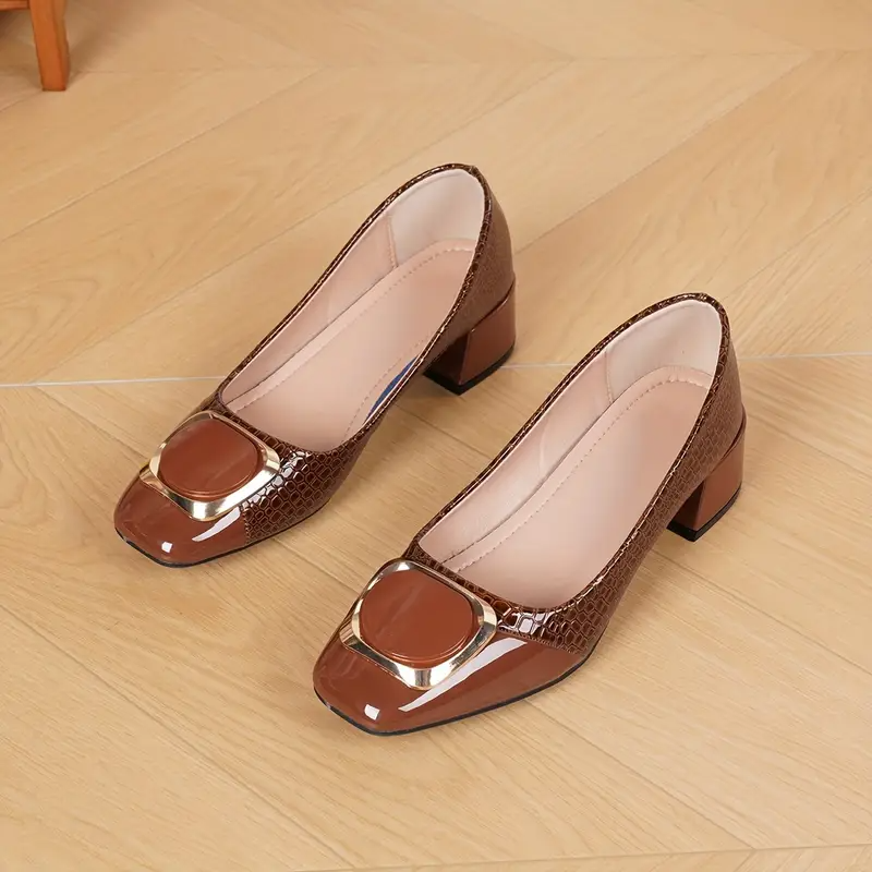 Dampumps Med Slip-On-Design Och Låg Klack