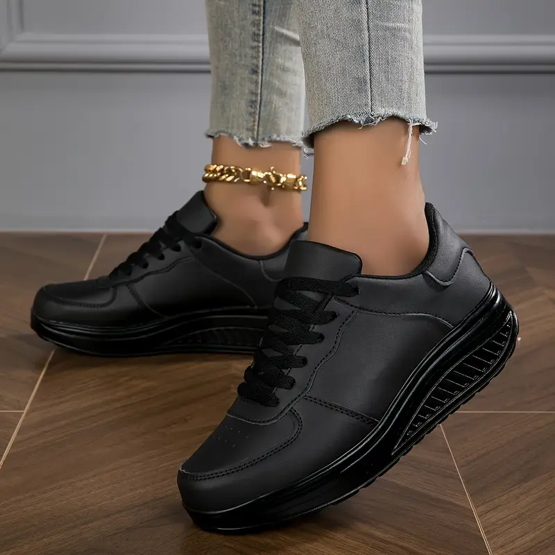 Kvinnor  Sneakers Med Snörning Och Lätt Sula