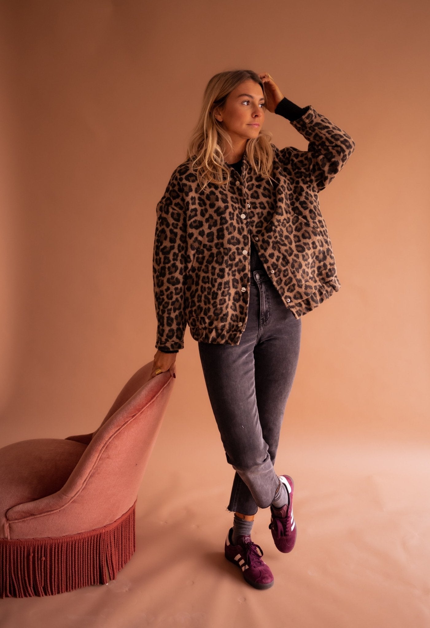 Dam Höstjacka Med Leopardmönster Och Framfickor