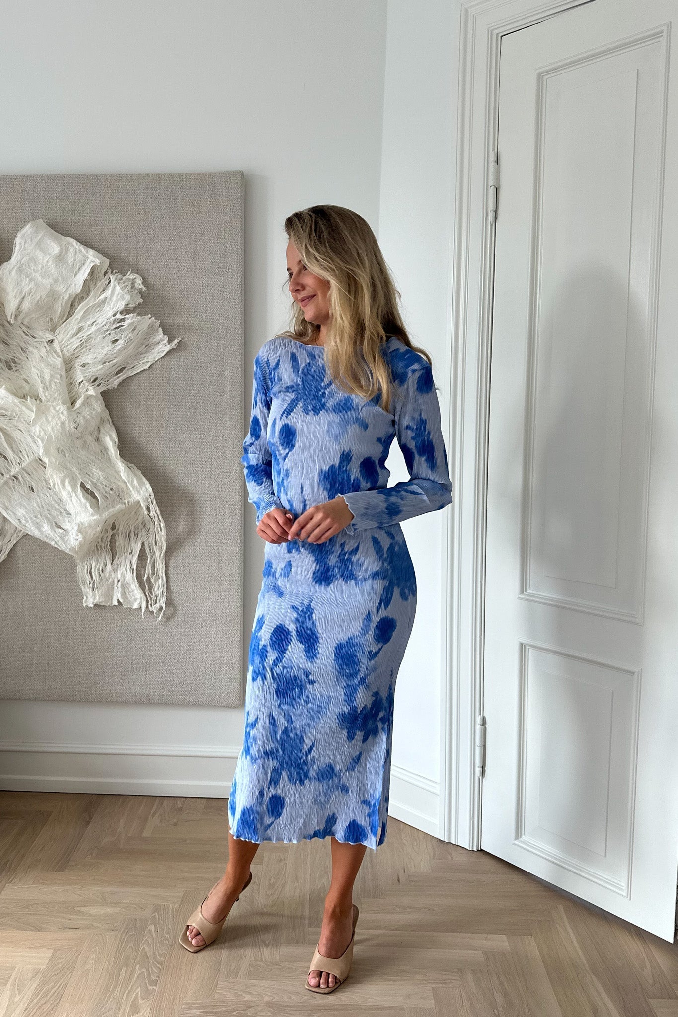 Midiklänning För Kvinnor, Abstrakt Blå Blommönster, Veckad Volangärm, Sidosprund