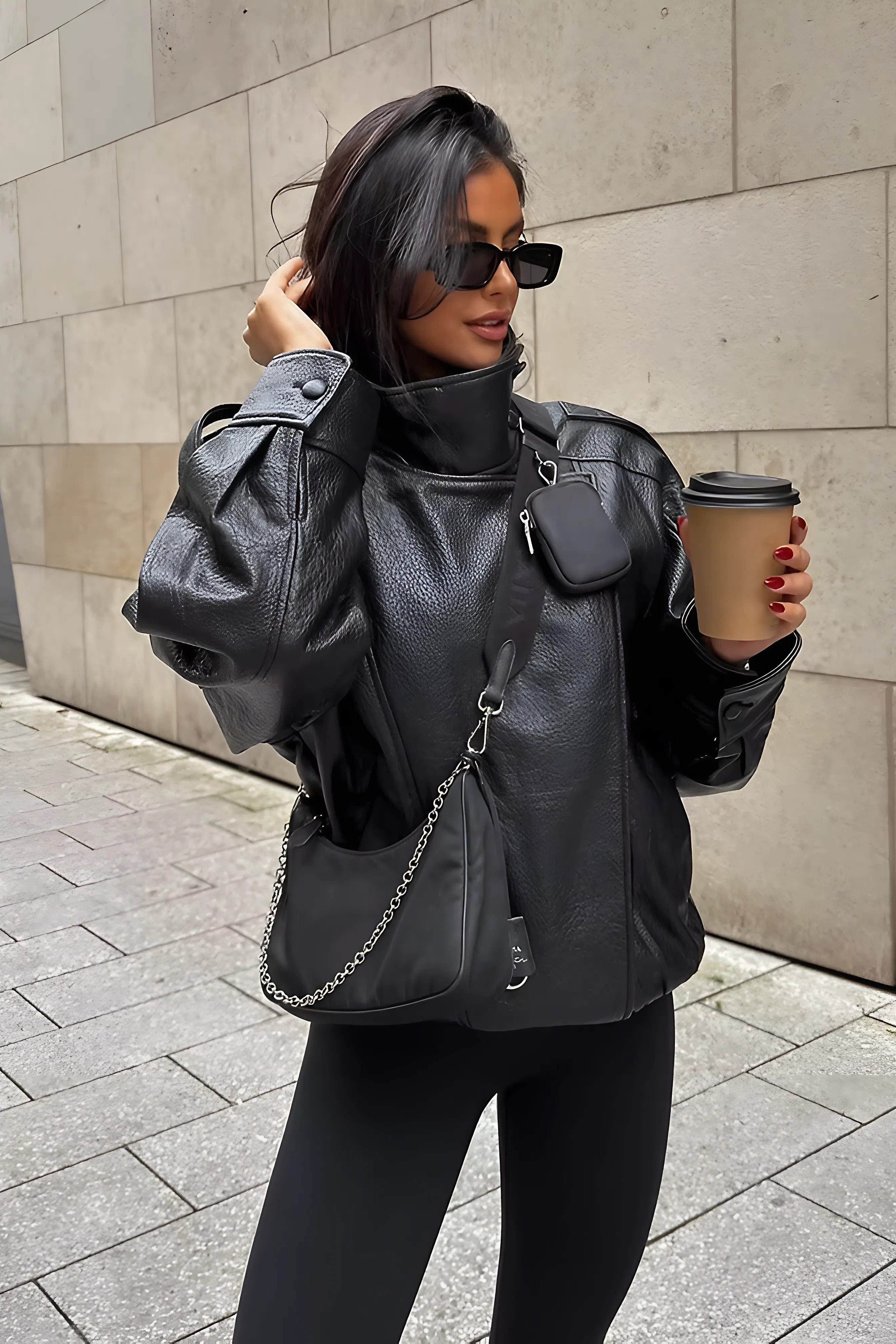 Dam Vinter Bikerjacka med Dragkedja, Strukturerade Axlar och Figursydd Passform