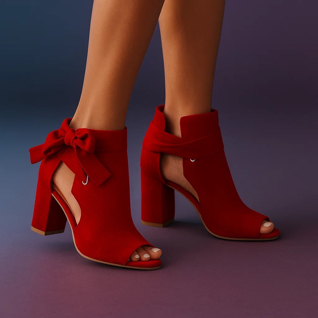 Dam Klackar med Peep-Toe, Blockklack och Rosdetalj