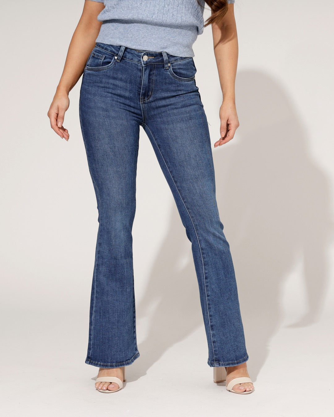 Jeans för Dam med Hög Midja och Utsvängda Ben i Blått Stretch