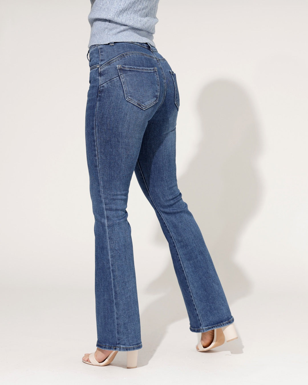 Jeans för Dam med Hög Midja och Utsvängda Ben i Blått Stretch